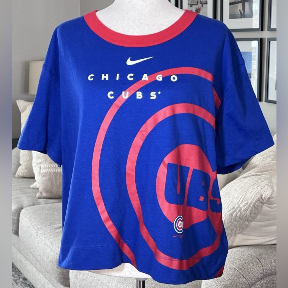 Chicago Cubs Women's Nike Team First High Hip Boxy T-Shirt Size XL